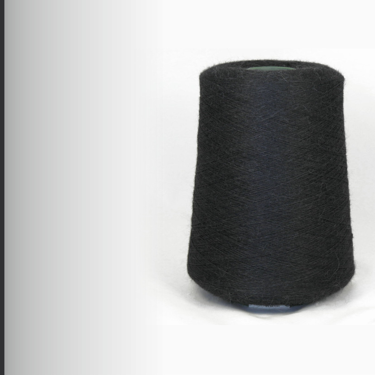 Alpaca gold (70Б30Н32-2), чёрный меланж