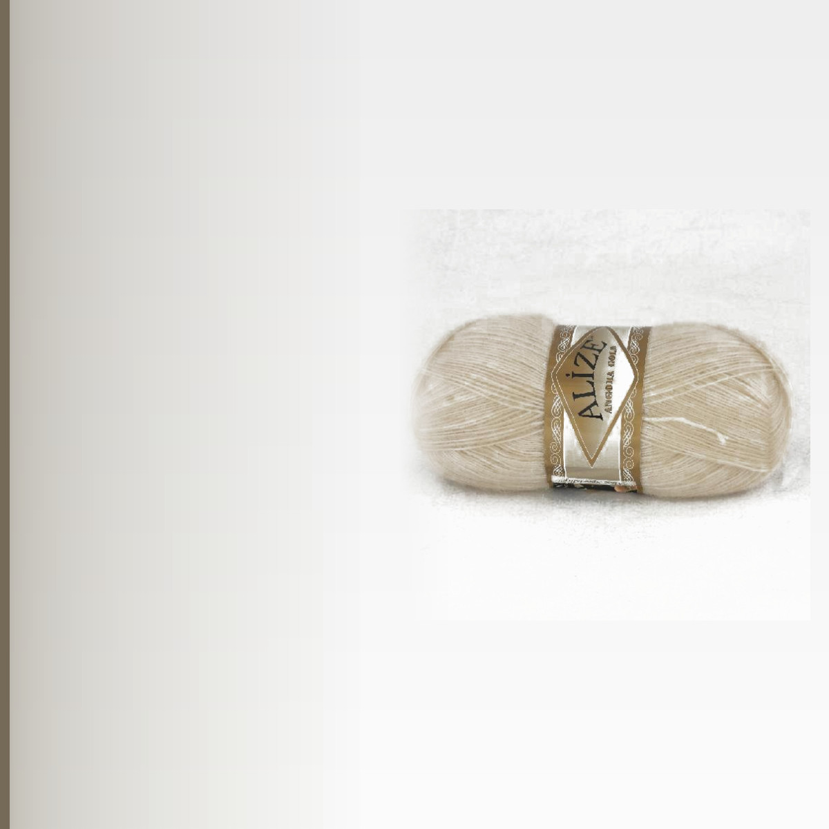 Angora Gold, экрю