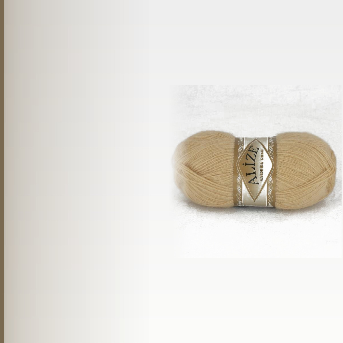 Angora Gold, лама