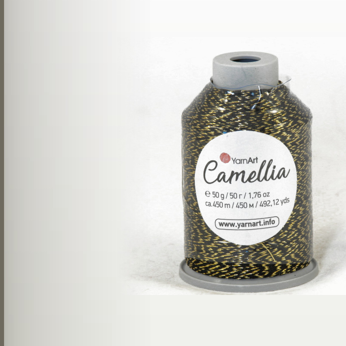 Camellia, чёрный с золотом